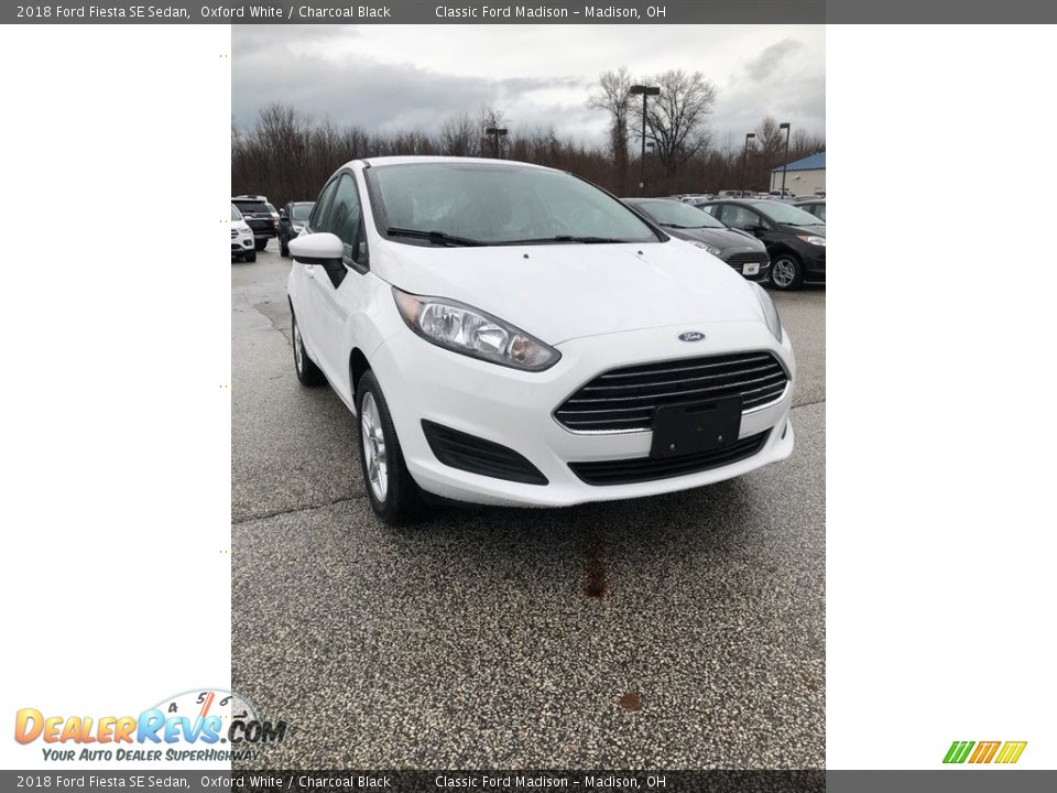 2018 Ford Fiesta SE Sedan Oxford White / Charcoal Black Photo #1