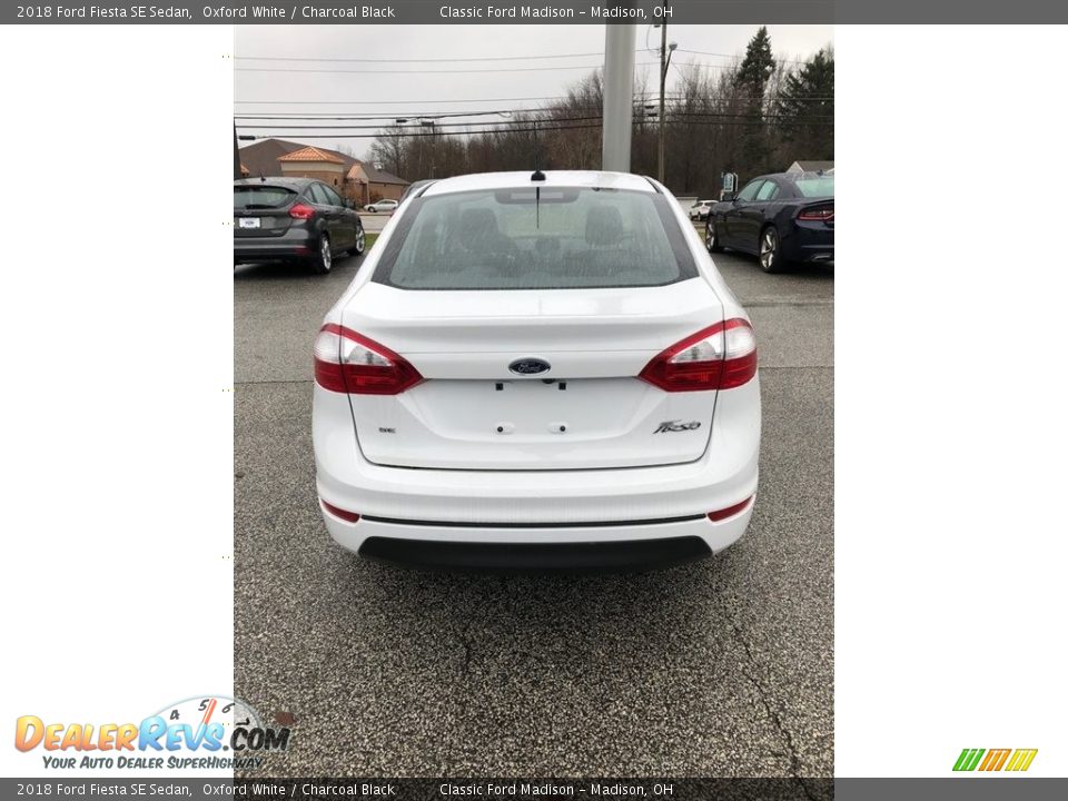 2018 Ford Fiesta SE Sedan Oxford White / Charcoal Black Photo #3