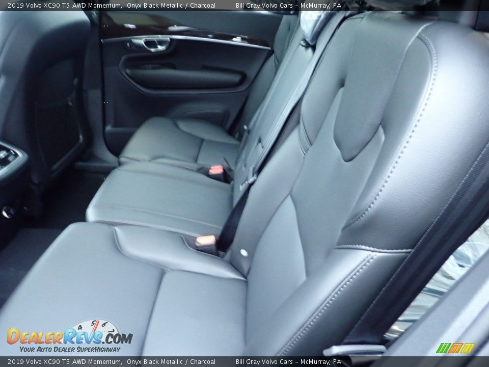 2019 Volvo XC90 T5 AWD Momentum Onyx Black Metallic / Charcoal Photo #8