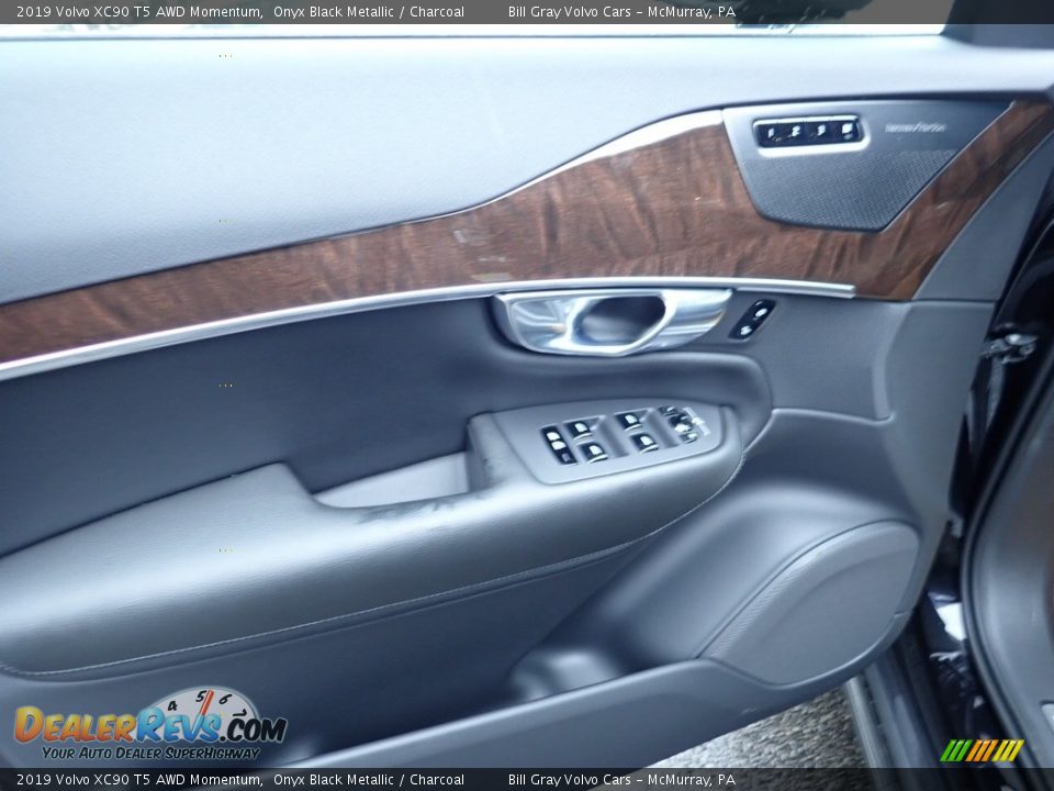 2019 Volvo XC90 T5 AWD Momentum Onyx Black Metallic / Charcoal Photo #10