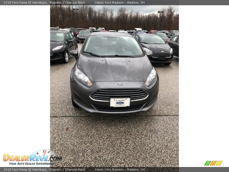 2018 Ford Fiesta SE Hatchback Magnetic / Charcoal Black Photo #2