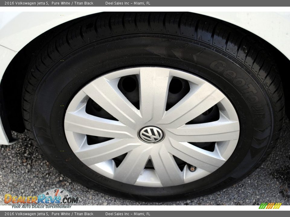 2016 Volkswagen Jetta S Pure White / Titan Black Photo #10