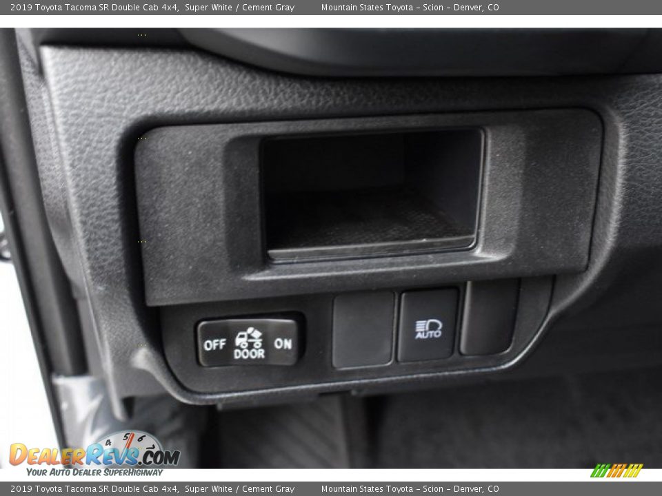 2019 Toyota Tacoma SR Double Cab 4x4 Super White / Cement Gray Photo #25