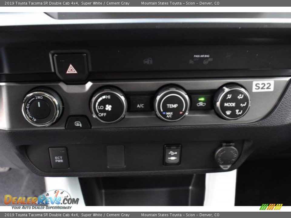 2019 Toyota Tacoma SR Double Cab 4x4 Super White / Cement Gray Photo #29