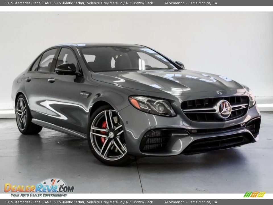 Front 3/4 View of 2019 Mercedes-Benz E AMG 63 S 4Matic Sedan Photo #12