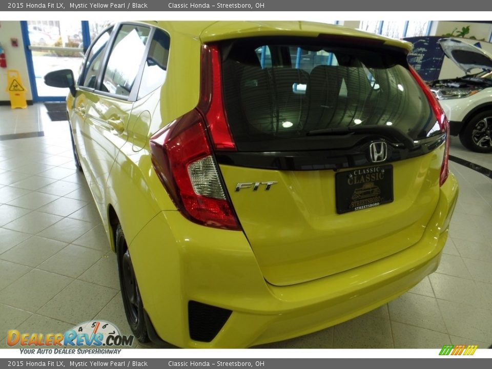 2015 Honda Fit LX Mystic Yellow Pearl / Black Photo #9