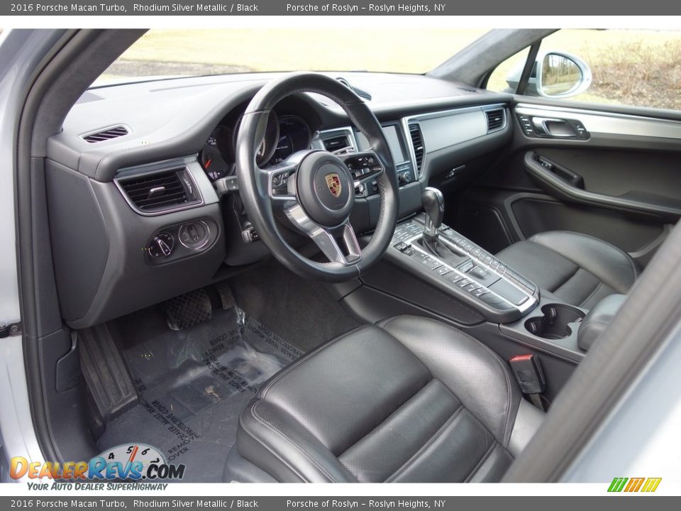 Black Interior - 2016 Porsche Macan Turbo Photo #10