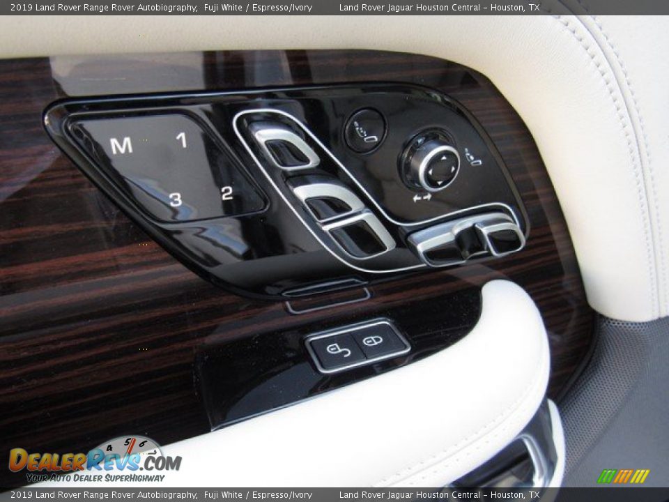 Controls of 2019 Land Rover Range Rover Autobiography Photo #27