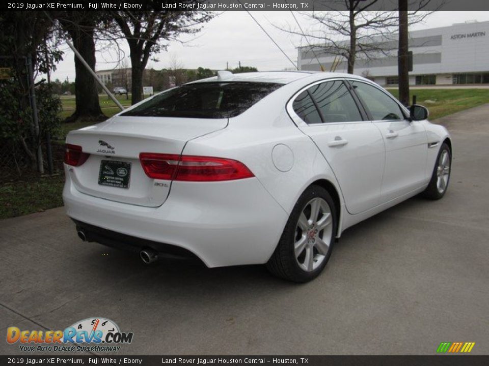 2019 Jaguar XE Premium Fuji White / Ebony Photo #8