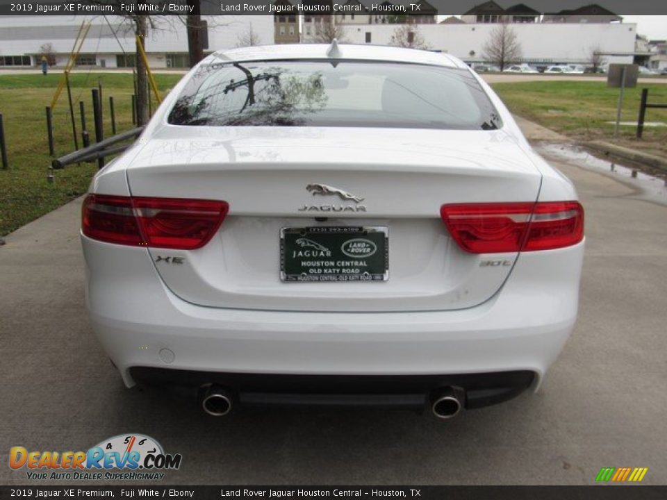 2019 Jaguar XE Premium Fuji White / Ebony Photo #10