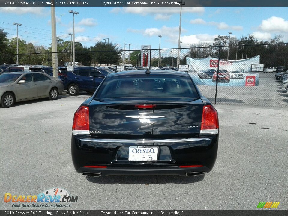 2019 Chrysler 300 Touring Gloss Black / Black Photo #4