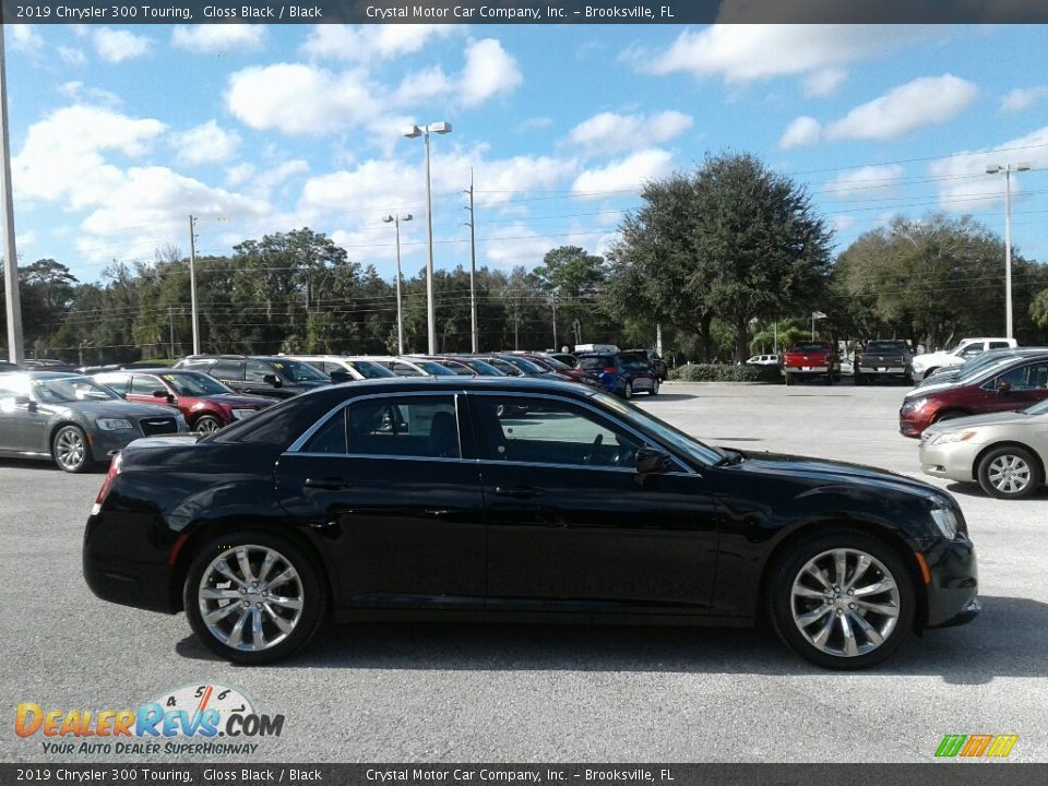 2019 Chrysler 300 Touring Gloss Black / Black Photo #6