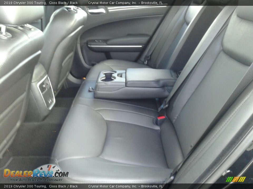 2019 Chrysler 300 Touring Gloss Black / Black Photo #10
