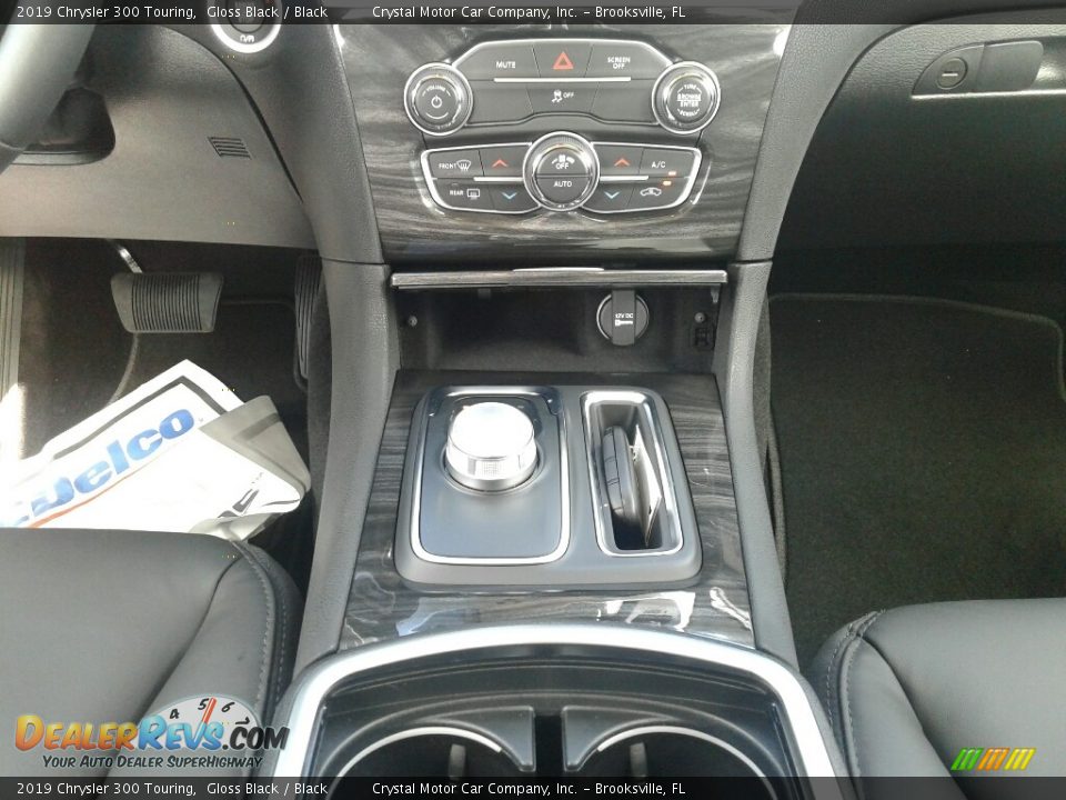 2019 Chrysler 300 Touring Gloss Black / Black Photo #16