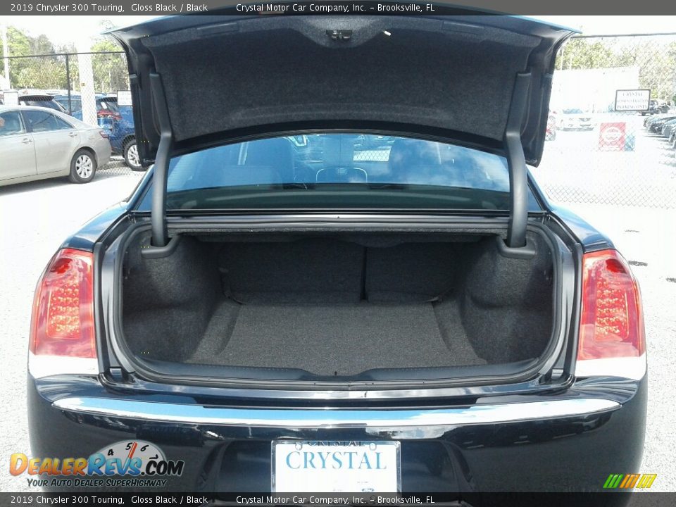 2019 Chrysler 300 Touring Gloss Black / Black Photo #19