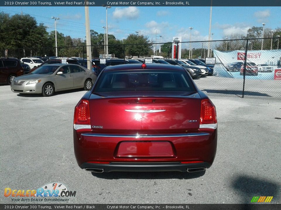 2019 Chrysler 300 Touring Velvet Red Pearl / Black Photo #4