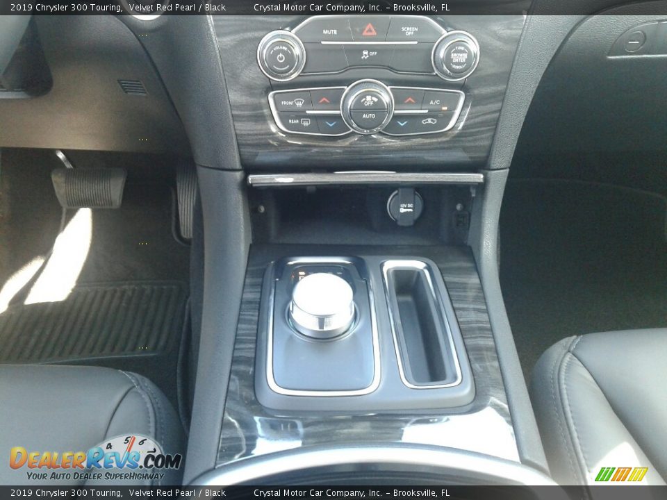 2019 Chrysler 300 Touring Velvet Red Pearl / Black Photo #16