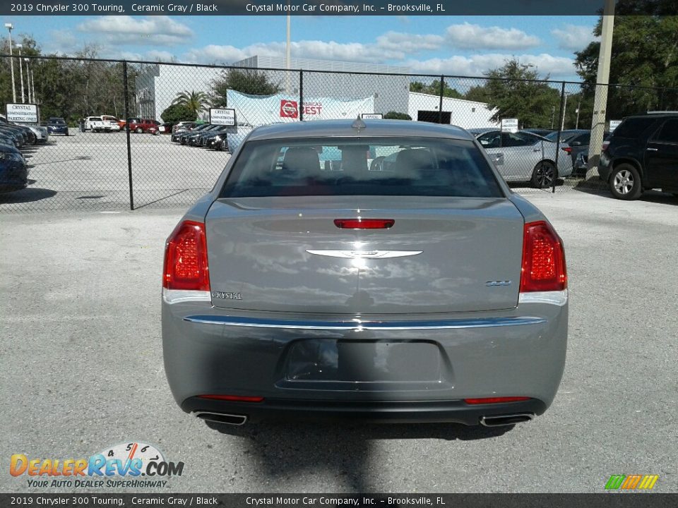 2019 Chrysler 300 Touring Ceramic Gray / Black Photo #4