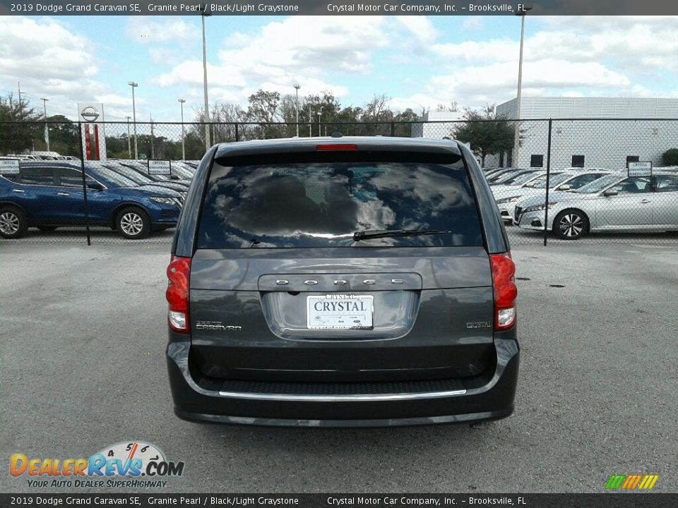 2019 Dodge Grand Caravan SE Granite Pearl / Black/Light Graystone Photo #4