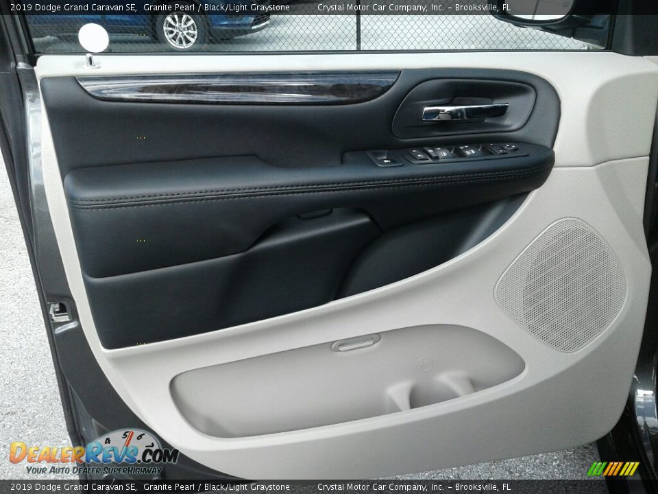 2019 Dodge Grand Caravan SE Granite Pearl / Black/Light Graystone Photo #17