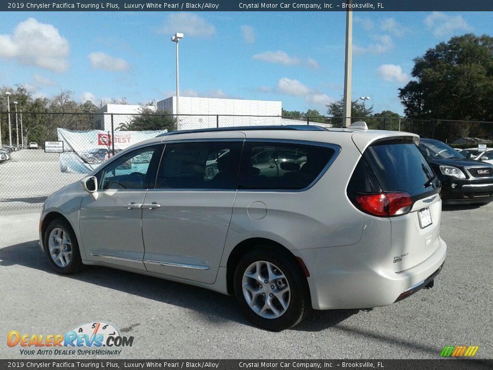 2019 Chrysler Pacifica Touring L Plus Luxury White Pearl / Black/Alloy Photo #3