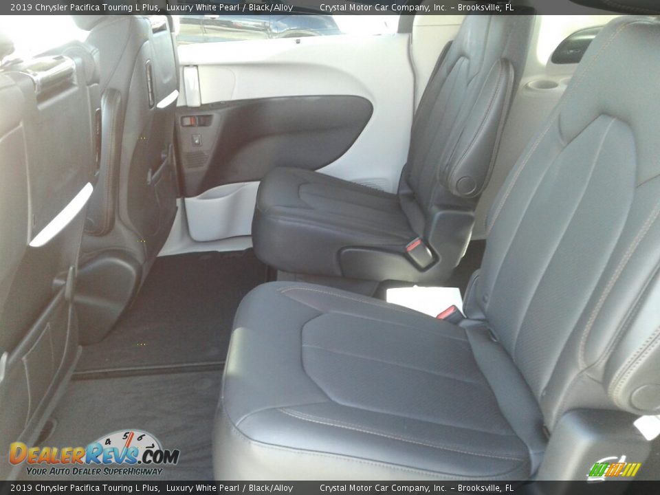 2019 Chrysler Pacifica Touring L Plus Luxury White Pearl / Black/Alloy Photo #10