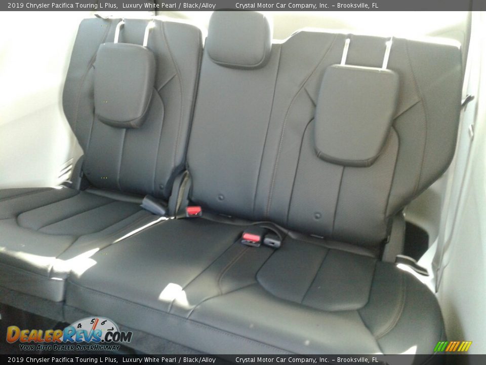 2019 Chrysler Pacifica Touring L Plus Luxury White Pearl / Black/Alloy Photo #11