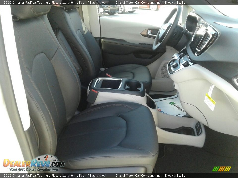 2019 Chrysler Pacifica Touring L Plus Luxury White Pearl / Black/Alloy Photo #12