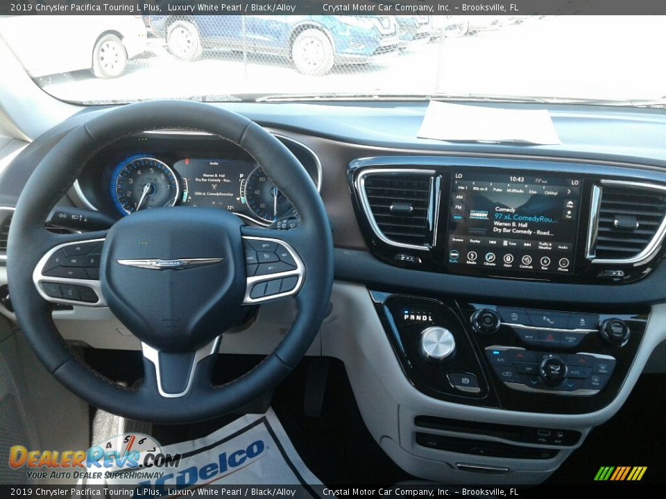 2019 Chrysler Pacifica Touring L Plus Luxury White Pearl / Black/Alloy Photo #13