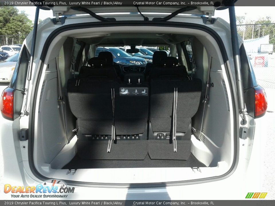 2019 Chrysler Pacifica Touring L Plus Luxury White Pearl / Black/Alloy Photo #19