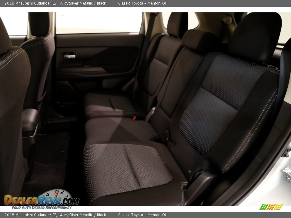 2018 Mitsubishi Outlander ES Alloy Silver Metallic / Black Photo #17