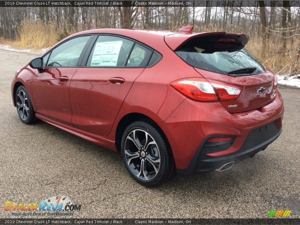 2019 Chevrolet Cruze LT Hatchback Cajun Red Tintcoat / Black Photo #4