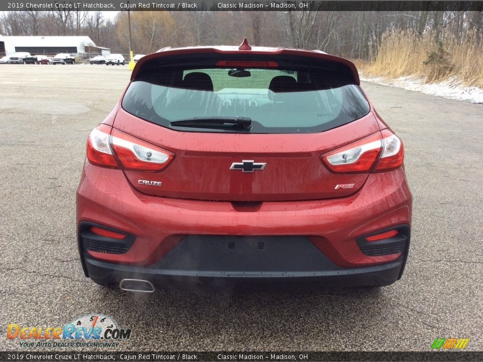 2019 Chevrolet Cruze LT Hatchback Cajun Red Tintcoat / Black Photo #5