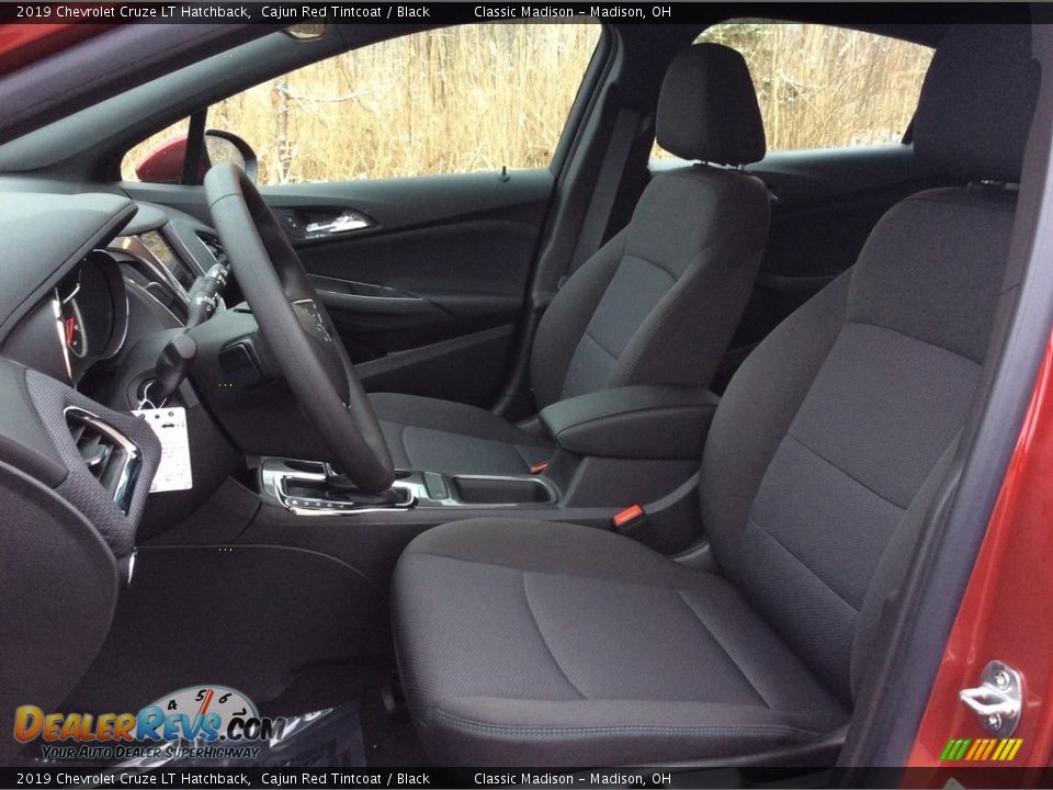 Front Seat of 2019 Chevrolet Cruze LT Hatchback Photo #10