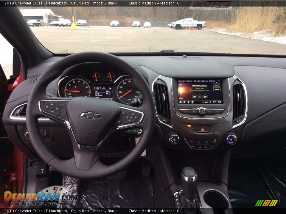2019 Chevrolet Cruze LT Hatchback Cajun Red Tintcoat / Black Photo #12