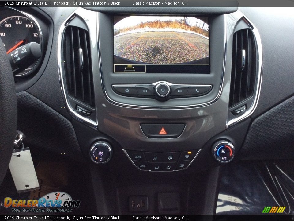 2019 Chevrolet Cruze LT Hatchback Cajun Red Tintcoat / Black Photo #20
