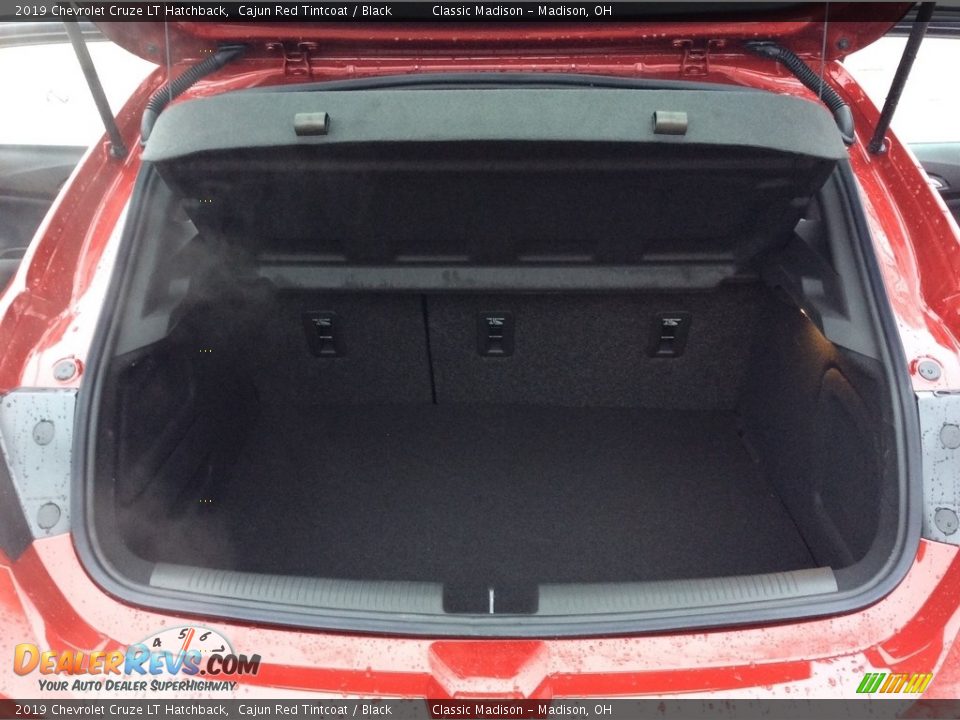 2019 Chevrolet Cruze LT Hatchback Cajun Red Tintcoat / Black Photo #22