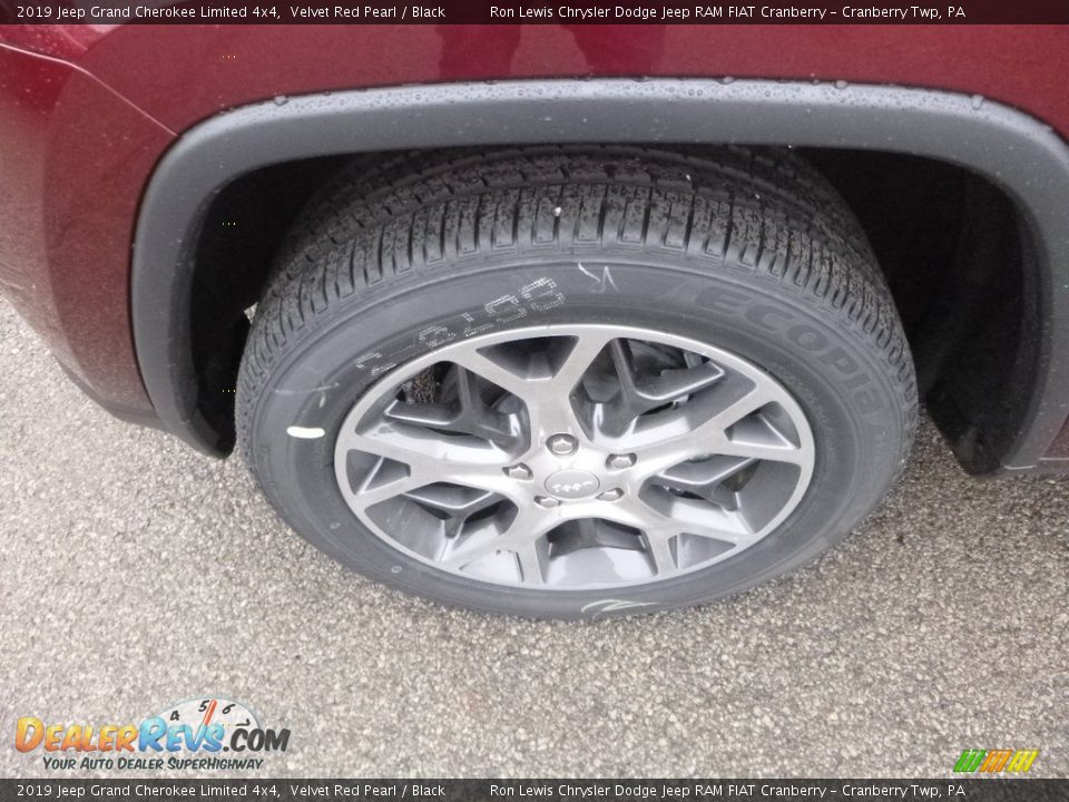 2019 Jeep Grand Cherokee Limited 4x4 Velvet Red Pearl / Black Photo #2