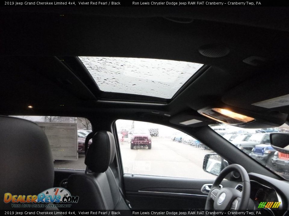 2019 Jeep Grand Cherokee Limited 4x4 Velvet Red Pearl / Black Photo #12