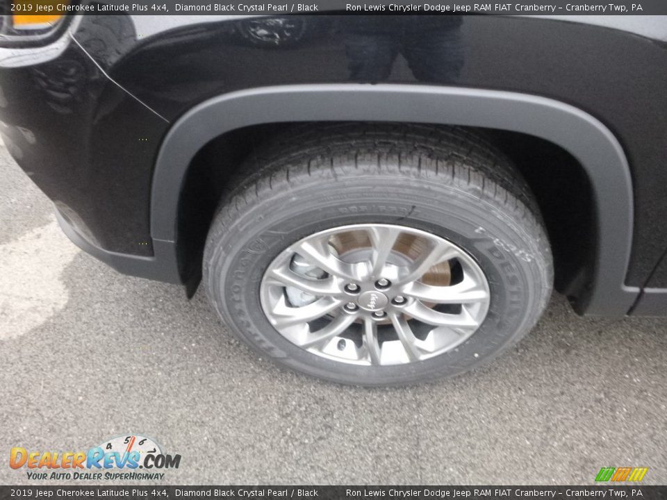 2019 Jeep Cherokee Latitude Plus 4x4 Diamond Black Crystal Pearl / Black Photo #2
