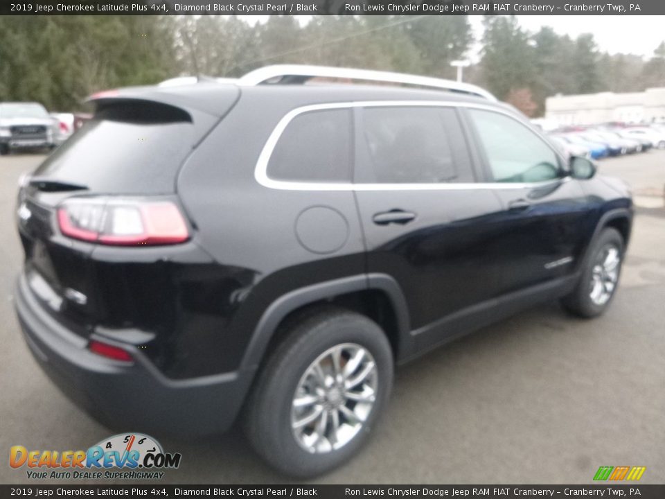 2019 Jeep Cherokee Latitude Plus 4x4 Diamond Black Crystal Pearl / Black Photo #6