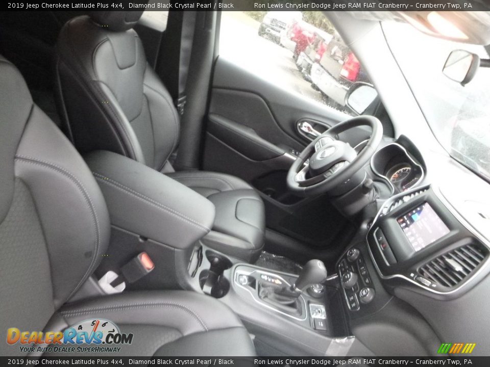 2019 Jeep Cherokee Latitude Plus 4x4 Diamond Black Crystal Pearl / Black Photo #11