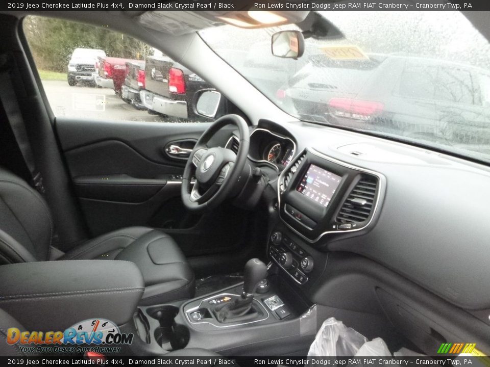 2019 Jeep Cherokee Latitude Plus 4x4 Diamond Black Crystal Pearl / Black Photo #12