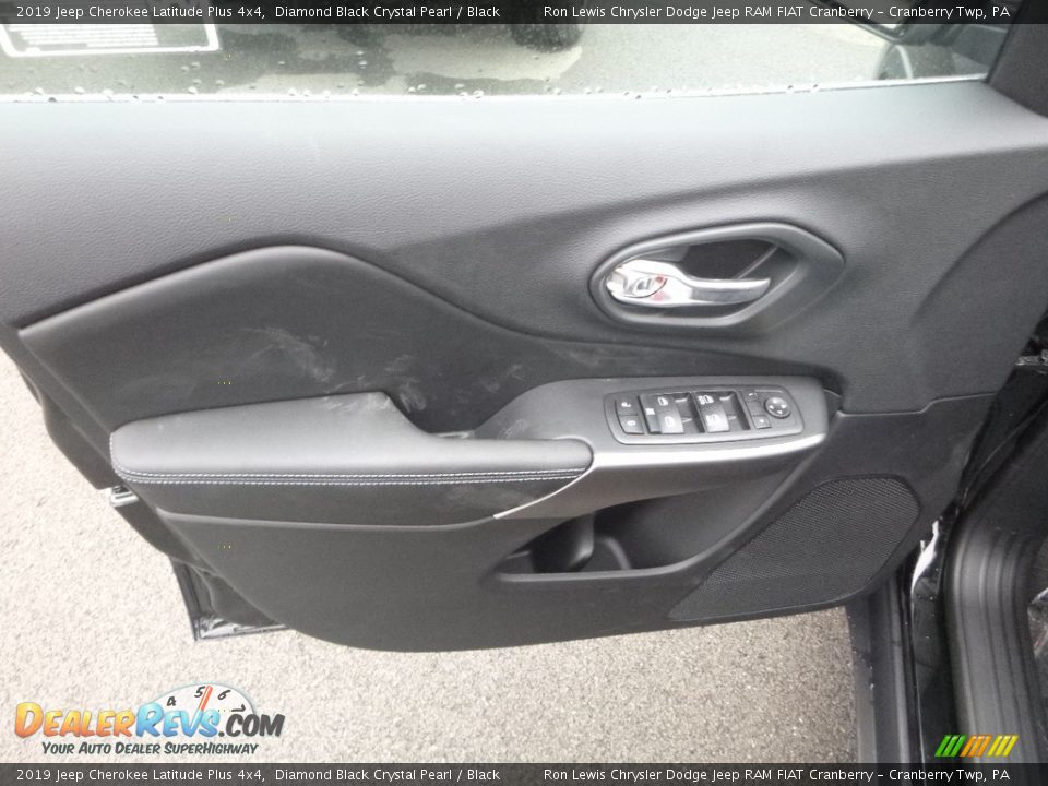2019 Jeep Cherokee Latitude Plus 4x4 Diamond Black Crystal Pearl / Black Photo #14