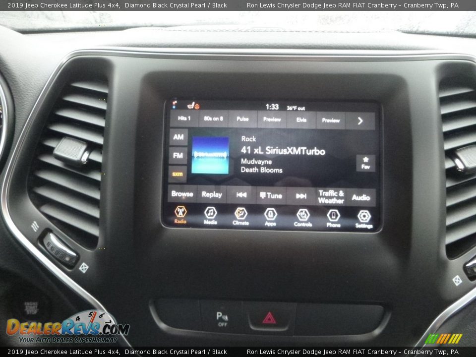 2019 Jeep Cherokee Latitude Plus 4x4 Diamond Black Crystal Pearl / Black Photo #17