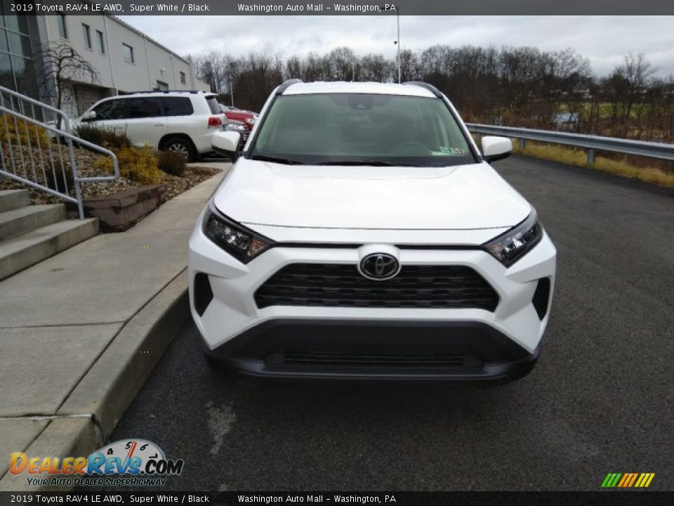 2019 Toyota RAV4 LE AWD Super White / Black Photo #8