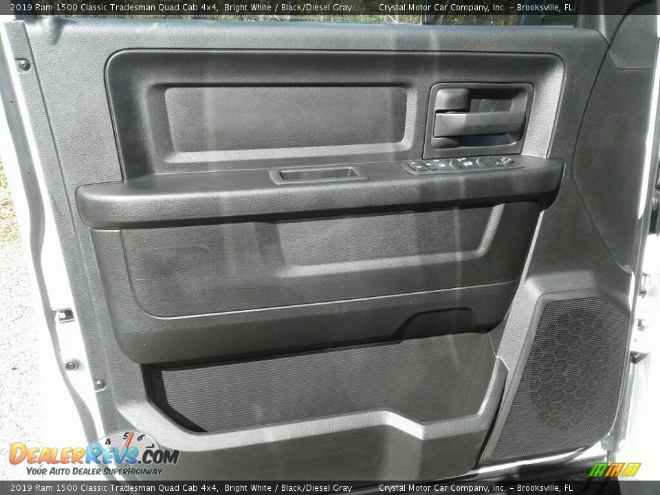 2019 Ram 1500 Classic Tradesman Quad Cab 4x4 Bright White / Black/Diesel Gray Photo #17