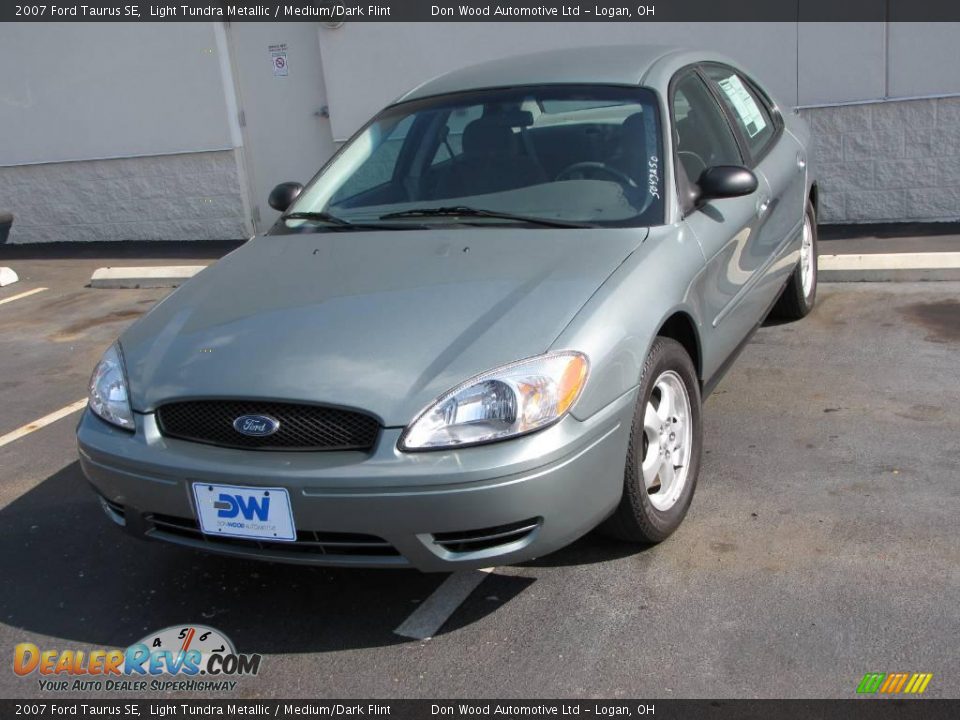 2007 Ford Taurus SE Light Tundra Metallic / Medium/Dark Flint Photo #9