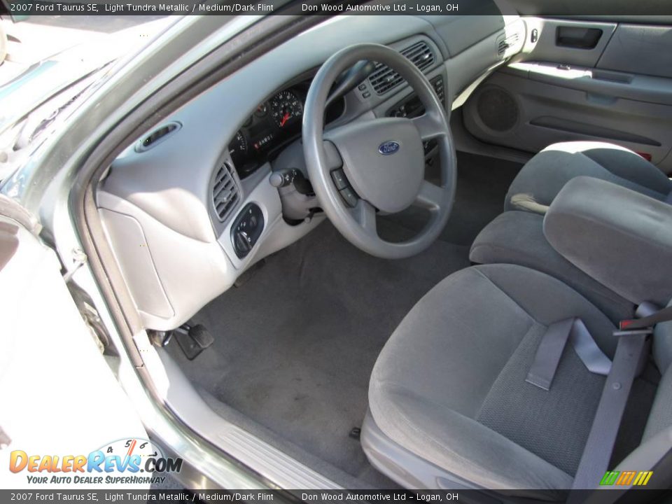2007 Ford Taurus SE Light Tundra Metallic / Medium/Dark Flint Photo #11