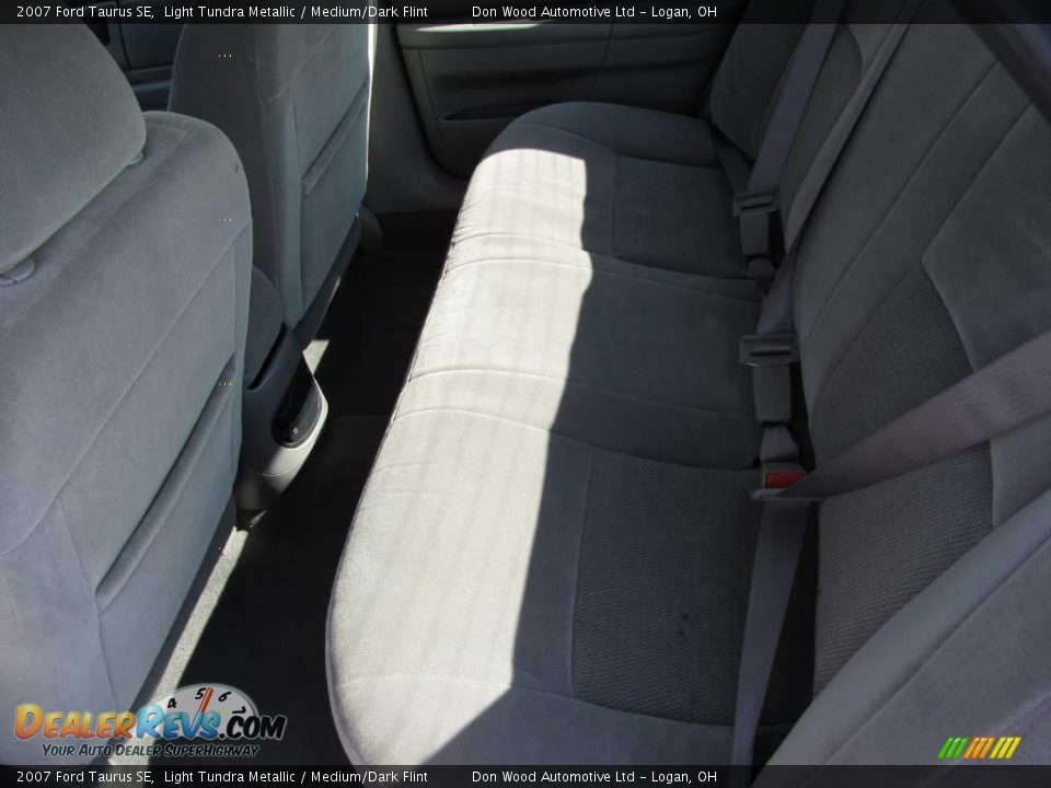 2007 Ford Taurus SE Light Tundra Metallic / Medium/Dark Flint Photo #13